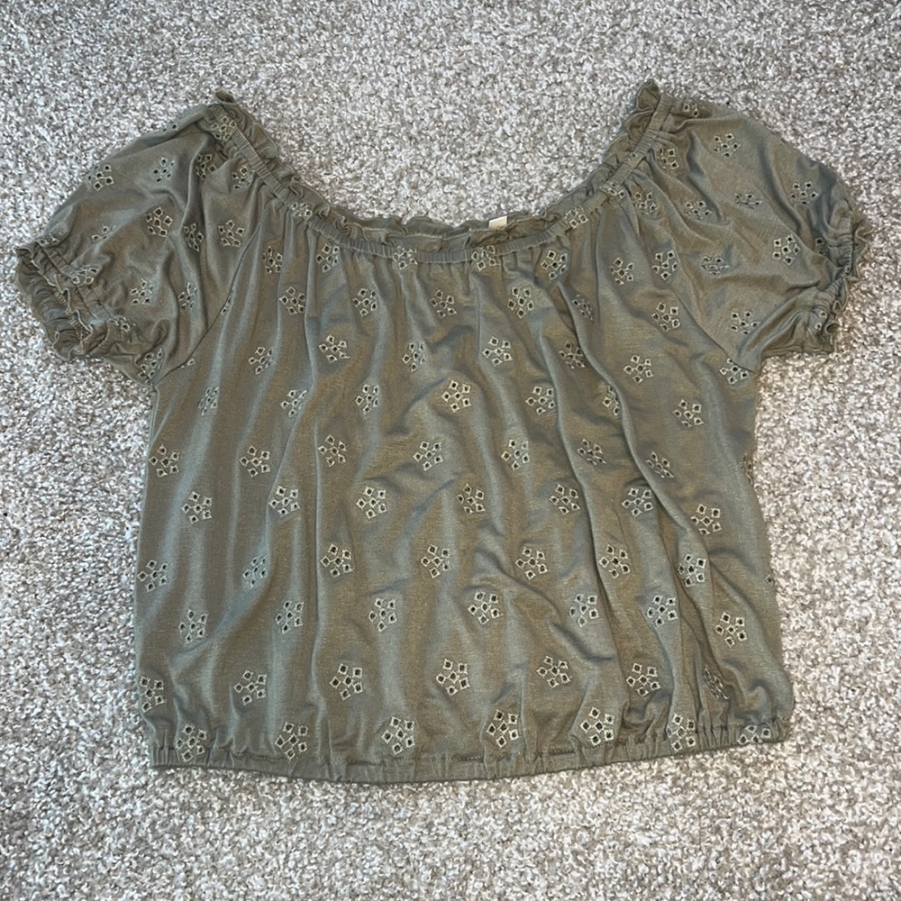 Cute off the shoulder shirt!